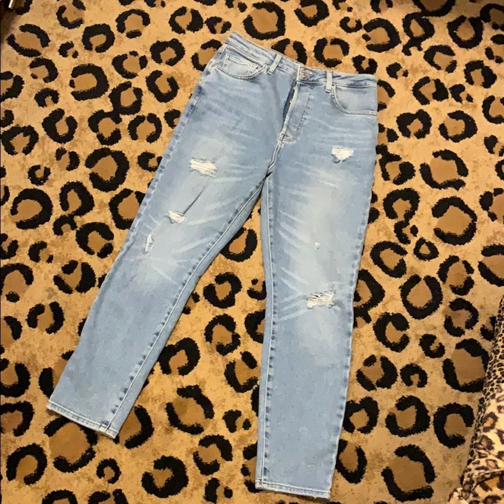 Stetchy light-wash skinny jean